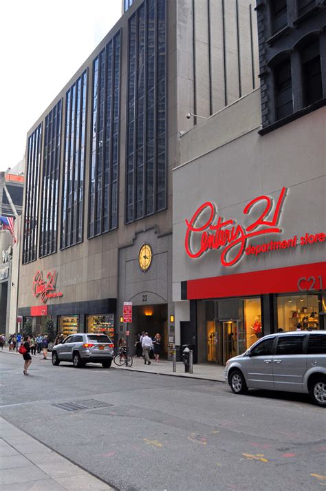Century 21 department store new york - Century 21 to return. Mayor Bill de Blasio announced that Century 21 Department Store are making a comeback. NEW YORK - Century 21 Stores, the iconic New York City bargain chain that closed its ...